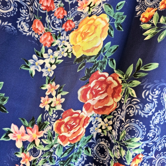 Kensie Blue Floral Women's Top - Picture 7 of 8